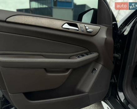 Мерседес ГЛС-Класс 2017 в Киеве на Automoto.ua Черный Мерседес ГЛС-Класс, объемом двигателя 2.99 л и пробегом 195 тыс. км за 34500 $, фото 18 на Automoto.ua