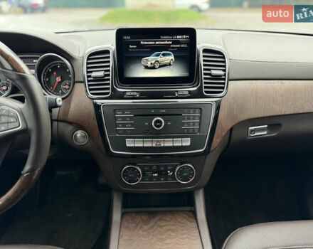 Мерседес ГЛС-Класс 2017 в Киеве на Automoto.ua Черный Мерседес ГЛС-Класс, объемом двигателя 2.99 л и пробегом 195 тыс. км за 34500 $, фото 21 на Automoto.ua