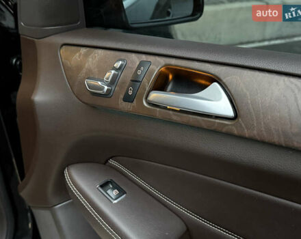 Чорний Мерседес ГЛС-Класс, об'ємом двигуна 2.99 л та пробігом 105 тис. км за 50000 $, фото 23 на Automoto.ua