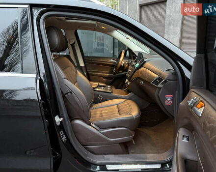 Чорний Мерседес ГЛС-Класс, об'ємом двигуна 2.99 л та пробігом 105 тис. км за 50000 $, фото 24 на Automoto.ua