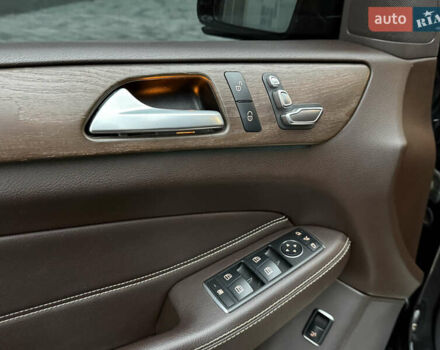 Чорний Мерседес ГЛС-Класс, об'ємом двигуна 2.99 л та пробігом 105 тис. км за 50000 $, фото 8 на Automoto.ua