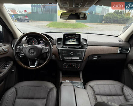 Мерседес ГЛС-Класс 2017 в Киеве на Automoto.ua Черный Мерседес ГЛС-Класс, объемом двигателя 2.99 л и пробегом 195 тыс. км за 34500 $, фото 23 на Automoto.ua