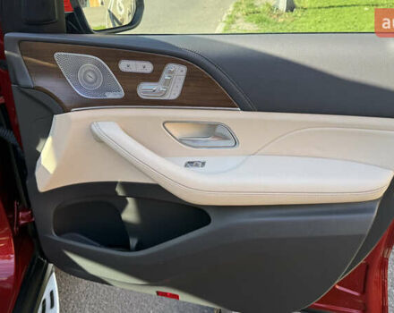 Красный Мерседес ГЛС-Класс, объемом двигателя 3.98 л и пробегом 83 тыс. км за 80000 $, фото 9 на Automoto.ua