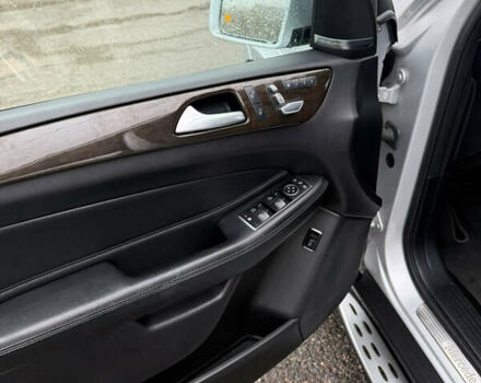 Сірий Мерседес ГЛС-Класс, об'ємом двигуна 3 л та пробігом 175 тис. км за 24900 $, фото 18 на Automoto.ua