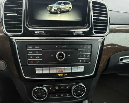 Сірий Мерседес ГЛС-Класс, об'ємом двигуна 3 л та пробігом 175 тис. км за 24900 $, фото 22 на Automoto.ua