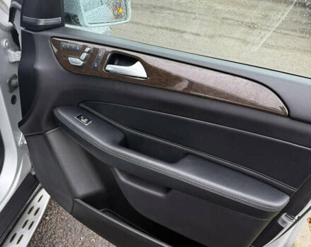 Сірий Мерседес ГЛС-Класс, об'ємом двигуна 3 л та пробігом 175 тис. км за 24900 $, фото 15 на Automoto.ua