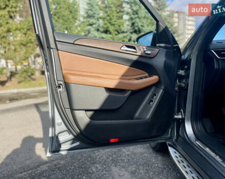 Сірий Мерседес ГЛС-Класс, об'ємом двигуна 3 л та пробігом 167 тис. км за 33777 $, фото 13 на Automoto.ua