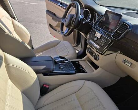 Серый Мерседес ГЛС-Класс, объемом двигателя 3 л и пробегом 110 тыс. км за 45550 $, фото 43 на Automoto.ua