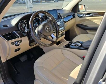 Серый Мерседес ГЛС-Класс, объемом двигателя 3 л и пробегом 110 тыс. км за 45550 $, фото 37 на Automoto.ua