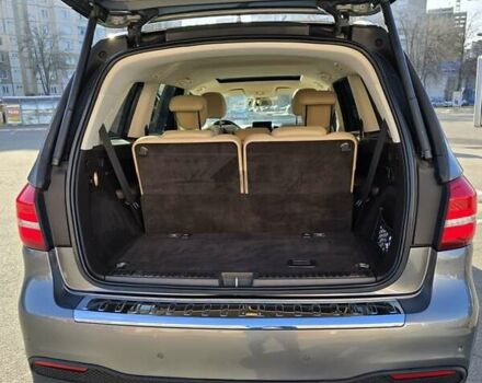 Серый Мерседес ГЛС-Класс, объемом двигателя 3 л и пробегом 110 тыс. км за 45550 $, фото 47 на Automoto.ua