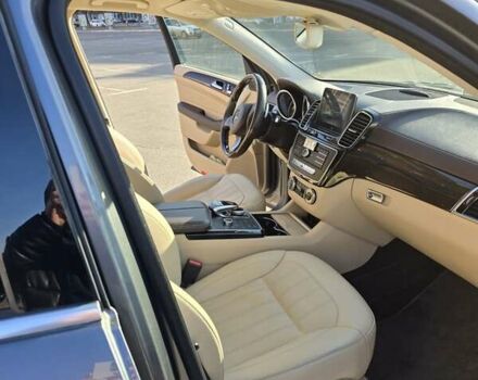 Серый Мерседес ГЛС-Класс, объемом двигателя 3 л и пробегом 110 тыс. км за 45550 $, фото 42 на Automoto.ua