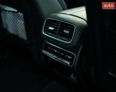 Серый Мерседес ГЛС-Класс, объемом двигателя 3.98 л и пробегом 42 тыс. км за 163000 $, фото 22 на Automoto.ua