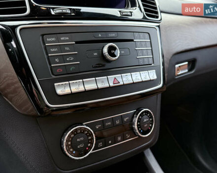 Синий Мерседес ГЛС-Класс, объемом двигателя 3 л и пробегом 290 тыс. км за 29900 $, фото 41 на Automoto.ua