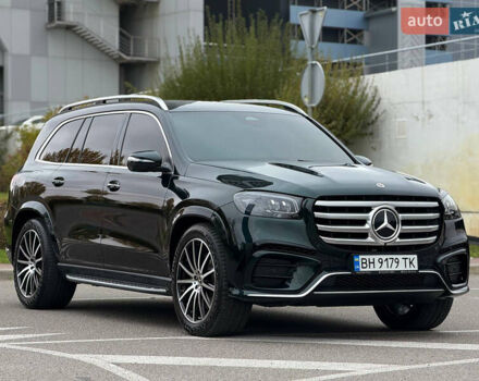 Мерседес ГЛС-Класс 2024 у Києві на Automoto.ua Зелений Мерседес ГЛС-Класс, об'ємом двигуна 2.93 л та пробігом 10 тис. км за 124900 $, фото 6 на Automoto.ua