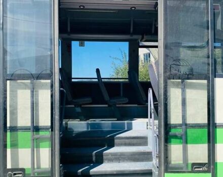 Зелений Мерседес Інтегро, об'ємом двигуна 11.97 л та пробігом 450 тис. км за 15000 $, фото 3 на Automoto.ua