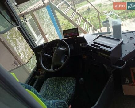 Зелений Мерседес Інтегро, об'ємом двигуна 11.97 л та пробігом 450 тис. км за 15000 $, фото 1 на Automoto.ua