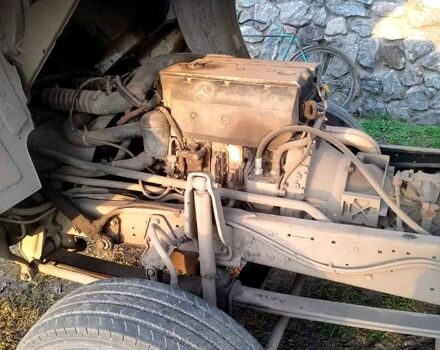 Белый Мерседес ЛН, объемом двигателя 4.2 л и пробегом 100 тыс. км за 6000 $, фото 3 на Automoto.ua