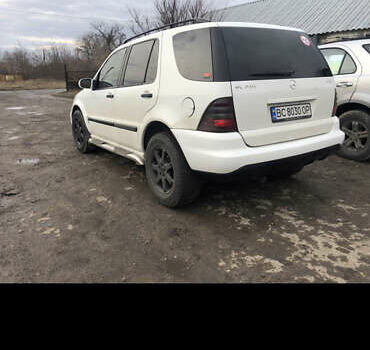 Белый Мерседес М-Класс, объемом двигателя 2.7 л и пробегом 315 тыс. км за 6800 $, фото 5 на Automoto.ua