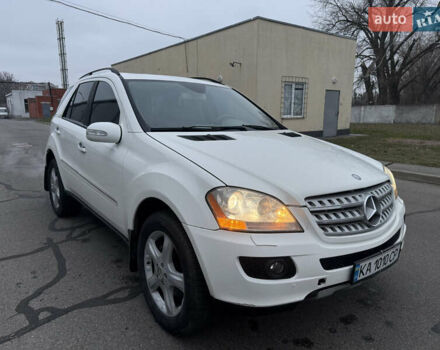 Білий Мерседес М-Клас, об'ємом двигуна 3.5 л та пробігом 265 тис. км за 6400 $, фото 19 на Automoto.ua