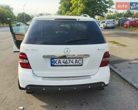 Белый Мерседес М-Класс, объемом двигателя 3.5 л и пробегом 130 тыс. км за 10600 $, фото 9 на Automoto.ua