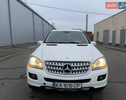 Білий Мерседес М-Клас, об'ємом двигуна 3.5 л та пробігом 265 тис. км за 6400 $, фото 18 на Automoto.ua
