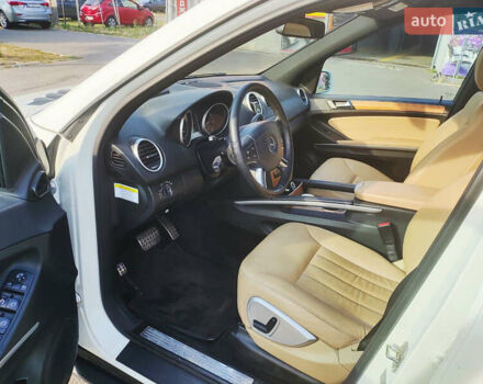 Белый Мерседес М-Класс, объемом двигателя 3.5 л и пробегом 130 тыс. км за 10600 $, фото 6 на Automoto.ua