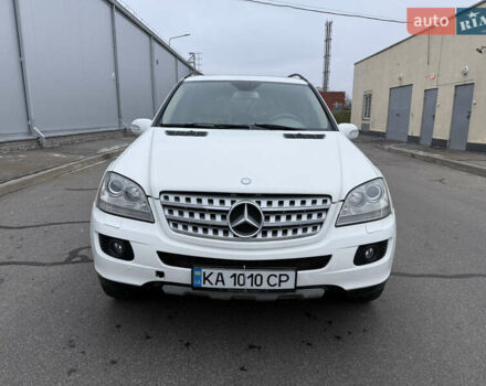 Білий Мерседес М-Клас, об'ємом двигуна 3.5 л та пробігом 265 тис. км за 6400 $, фото 8 на Automoto.ua
