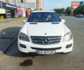 Белый Мерседес М-Класс, объемом двигателя 3.5 л и пробегом 130 тыс. км за 10600 $, фото 3 на Automoto.ua