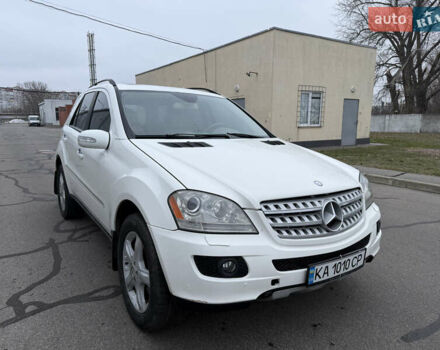 Білий Мерседес М-Клас, об'ємом двигуна 3.5 л та пробігом 265 тис. км за 6400 $, фото 7 на Automoto.ua