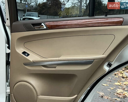 Белый Мерседес М-Класс, объемом двигателя 3.5 л и пробегом 154 тыс. км за 11800 $, фото 23 на Automoto.ua