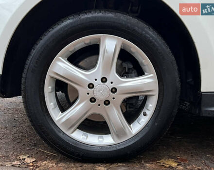 Белый Мерседес М-Класс, объемом двигателя 3.5 л и пробегом 154 тыс. км за 11800 $, фото 12 на Automoto.ua