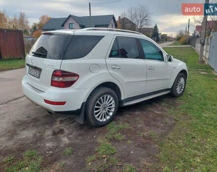 Мерседес М-Класс 2008 в Фастове на Automoto.ua Белый Мерседес М-Класс, объемом двигателя 3.5 л и пробегом 261 тыс. км за 12800 $, фото 8 на Automoto.ua