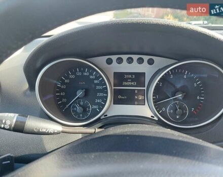 Мерседес М-Класс 2008 в Фастове на Automoto.ua Белый Мерседес М-Класс, объемом двигателя 3.5 л и пробегом 261 тыс. км за 12800 $, фото 3 на Automoto.ua