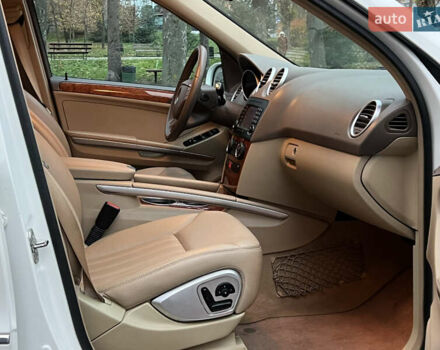 Белый Мерседес М-Класс, объемом двигателя 3.5 л и пробегом 154 тыс. км за 11800 $, фото 26 на Automoto.ua