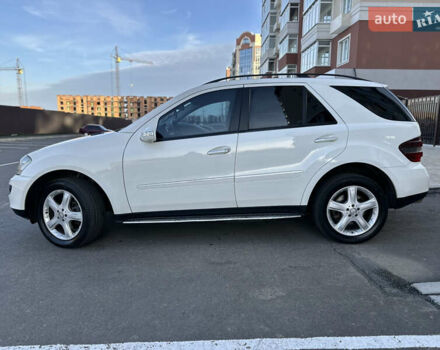 Белый Мерседес М-Класс, объемом двигателя 3 л и пробегом 266 тыс. км за 11650 $, фото 6 на Automoto.ua