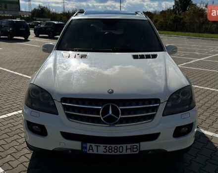 Белый Мерседес М-Класс, объемом двигателя 3.5 л и пробегом 258 тыс. км за 10900 $, фото 1 на Automoto.ua