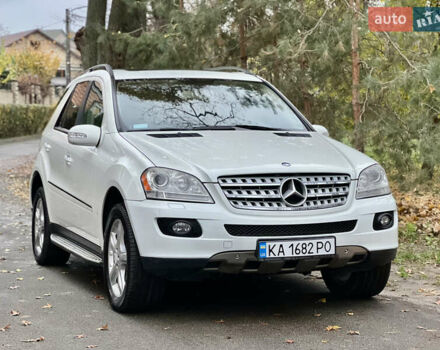 Белый Мерседес М-Класс, объемом двигателя 3.5 л и пробегом 154 тыс. км за 11800 $, фото 1 на Automoto.ua