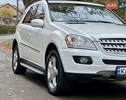 Белый Мерседес М-Класс, объемом двигателя 3.5 л и пробегом 154 тыс. км за 11800 $, фото 3 на Automoto.ua