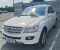 Белый Мерседес М-Класс, объемом двигателя 3 л и пробегом 290 тыс. км за 12500 $, фото 1 на Automoto.ua