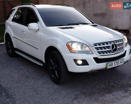 Мерседес М-Класс 2008 в Виннице на Automoto.ua Белый Мерседес М-Класс, объемом двигателя 3.5 л и пробегом 200 тыс. км за 13500 $, фото 3 на Automoto.ua