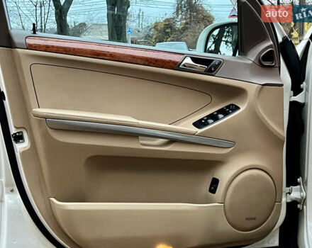 Белый Мерседес М-Класс, объемом двигателя 3.5 л и пробегом 154 тыс. км за 11800 $, фото 14 на Automoto.ua