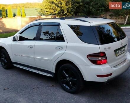 Мерседес М-Класс 2008 в Виннице на Automoto.ua Белый Мерседес М-Класс, объемом двигателя 3.5 л и пробегом 200 тыс. км за 13500 $, фото 2 на Automoto.ua