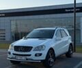 Білий Мерседес М-Клас, об'ємом двигуна 3 л та пробігом 260 тис. км за 12899 $, фото 1 на Automoto.ua