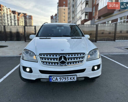 Белый Мерседес М-Класс, объемом двигателя 3 л и пробегом 266 тыс. км за 11650 $, фото 8 на Automoto.ua