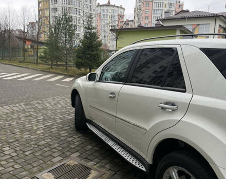 Белый Мерседес М-Класс, объемом двигателя 2.99 л и пробегом 275 тыс. км за 13800 $, фото 3 на Automoto.ua