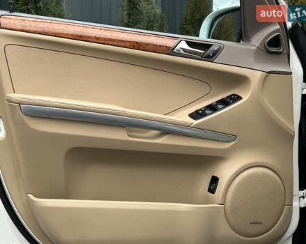 Белый Мерседес М-Класс, объемом двигателя 3.5 л и пробегом 154 тыс. км за 11600 $, фото 15 на Automoto.ua