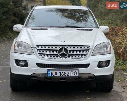 Белый Мерседес М-Класс, объемом двигателя 3.5 л и пробегом 154 тыс. км за 11800 $, фото 2 на Automoto.ua