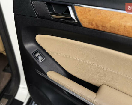 Белый Мерседес М-Класс, объемом двигателя 3.5 л и пробегом 258 тыс. км за 10900 $, фото 17 на Automoto.ua