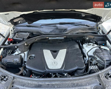 Белый Мерседес М-Класс, объемом двигателя 3 л и пробегом 266 тыс. км за 11650 $, фото 24 на Automoto.ua