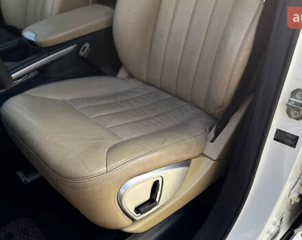 Белый Мерседес М-Класс, объемом двигателя 3.5 л и пробегом 258 тыс. км за 10900 $, фото 11 на Automoto.ua